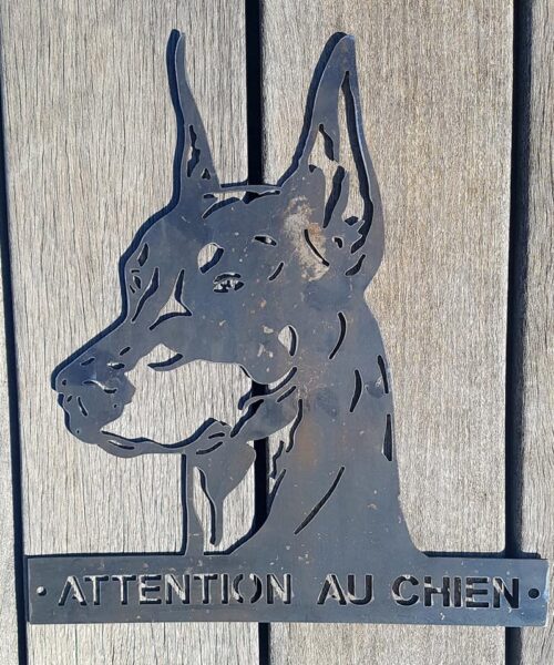 ATTENTION CHIEN DOBERMANN